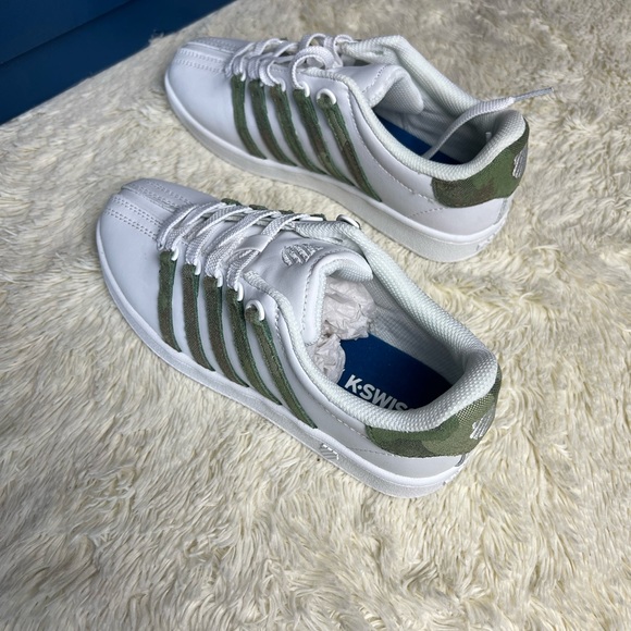 Boys Kswiss sneakers NEW size 3 - Picture 3 of 9